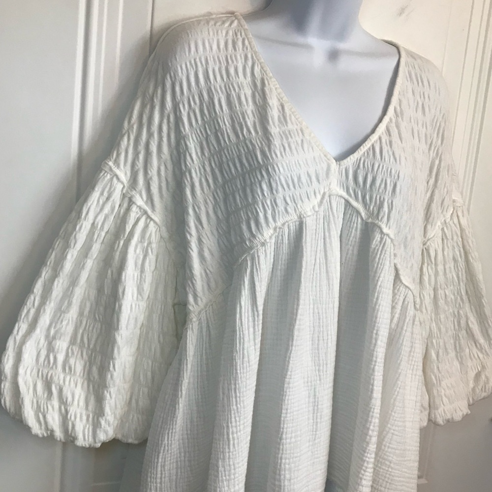 FP We The Free Flower Power White V-Neck Textured Gauze Raw Hem Top size S EUC - Picture 7 of 15